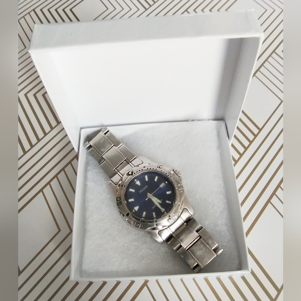 Men's Pulsar Watch Brushed Silver Tone Blue dial 37mm